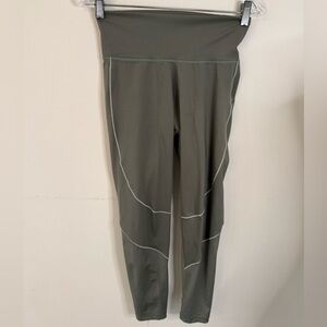 Adidas cropped athletic leggings light army green soft stretch Athleisure SZ Med